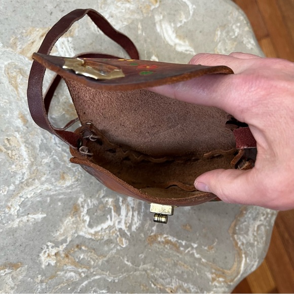 Vintage Mexican brown hand-tooled leather mini bag purse with floral design - Picture 4 of 6